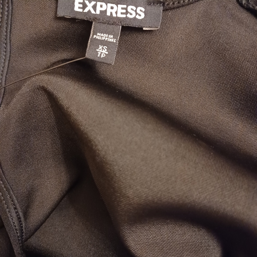 EXPRESS TOP IN BLACK - Picture 4 of 5